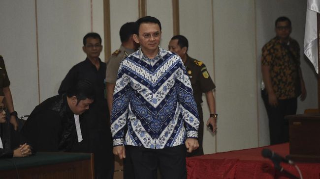 Mencabut Banding, Ahok Mengajukan Peninjauan Kembali