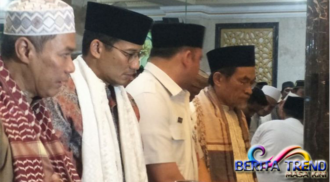 Menyaksikan Gerhana Bulan, Sandiaga: Oh Blue Moon, Oh Red Moon