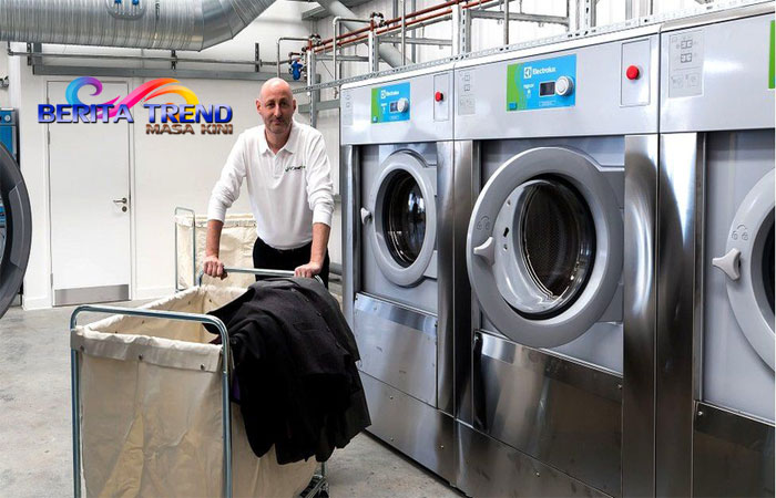 Tiga Orang Terjebak di Mesin Pengering Laundry, Petugas Kerahkan Alat Berat