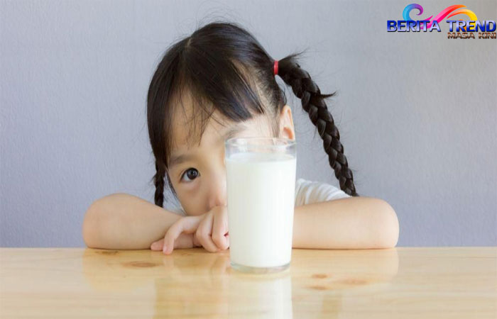 Benarkan Minum Susu Bantu Menjaga Kesehatan Tulang?