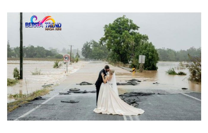 Terjebak Banjir di Hari Pernikahan, Pengantin Ini Dijemput Pakai Helikopter